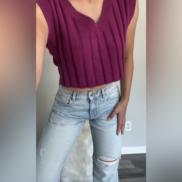 Magenta Crop Knit Vest - Picture 6 of 9